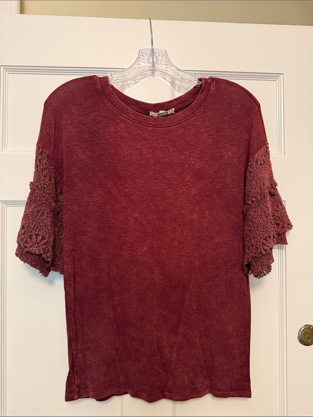 Gimmicks by BKE Crochet Sleeve Top